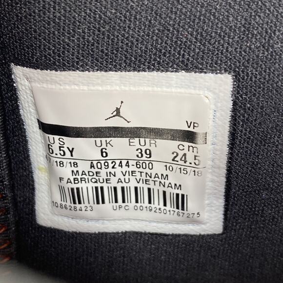 Nike Air Jordan XXXIII 33 Boys Sz 6.5 Hi Top Basketball Shoes AQ9244-600 Red - Picture 12 of 12